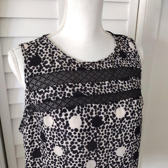 CAbi #3079 Jot Top Polka Dot Sleeveless Blouse Black White Size M - Picture 2 of 8
